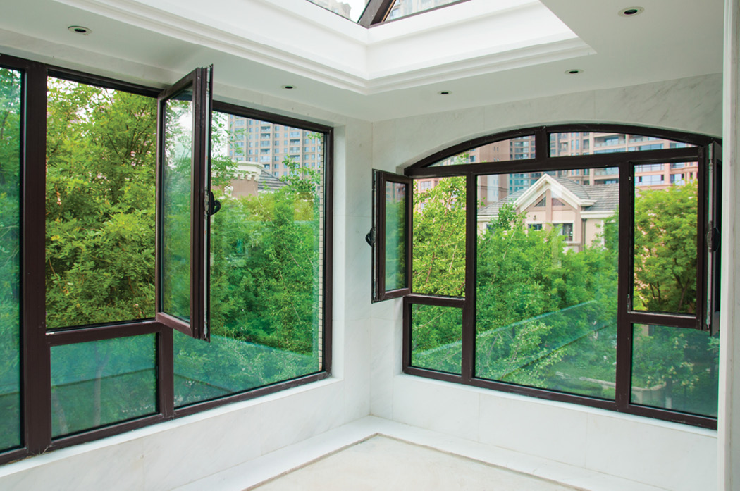 windows with vacuum insulating glass